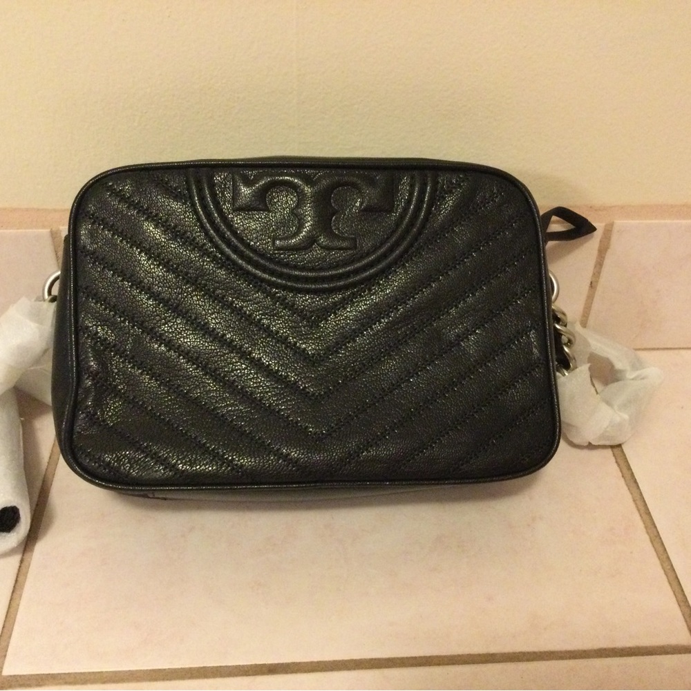 Brand new Black Leather Tory Burch Purse